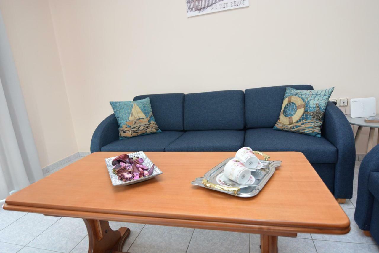 Elegant Apartment Near The Beach Néa Péramos Bagian luar foto