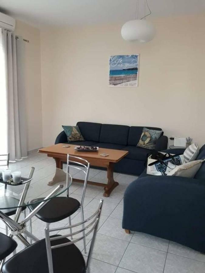Elegant Apartment Near The Beach Néa Péramos Bagian luar foto